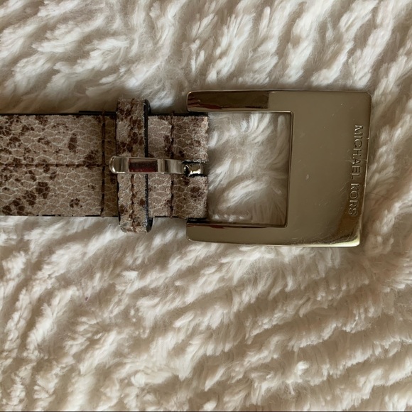 Michael Kors leather belt - Picture 3 of 7